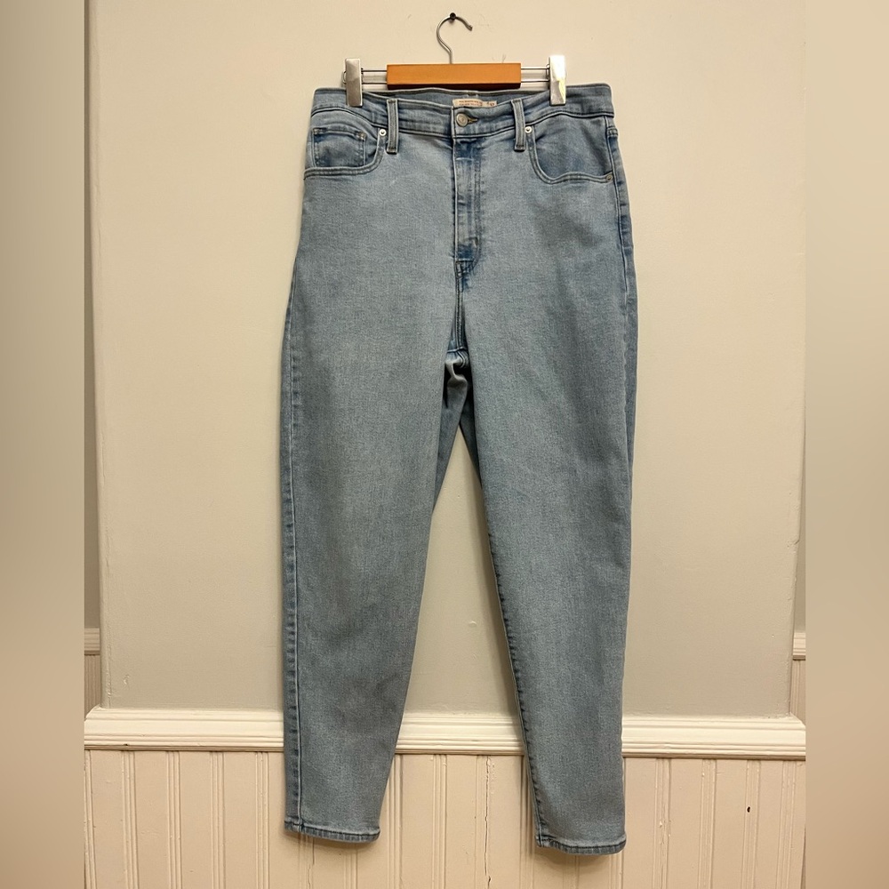 Levi’s Women’s High Waisted Mom Jeans, Size 32